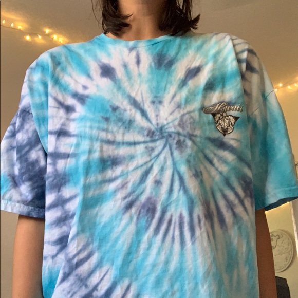 Hawaiian tribal turtle custom tie dye T-shirt - Picture 3 of 4